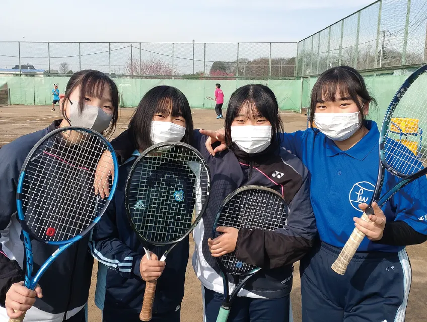 女子硬式テニス部写真
