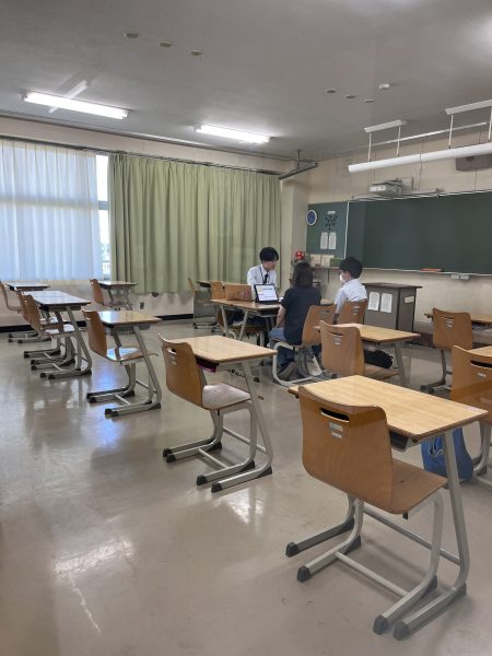 【第３学年】三者面談を行っています